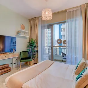 Apartment Durrani Homes - Luxurious Near Mall With Pool View